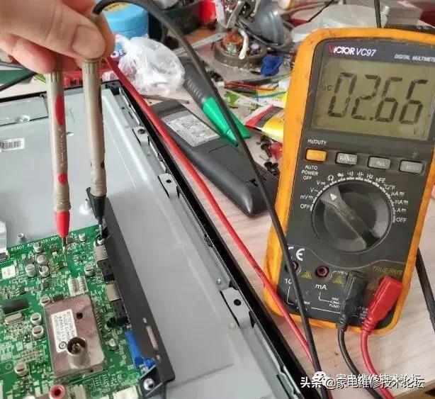 海信液晶电视LED32K01蓝灯亮不开机故障维修