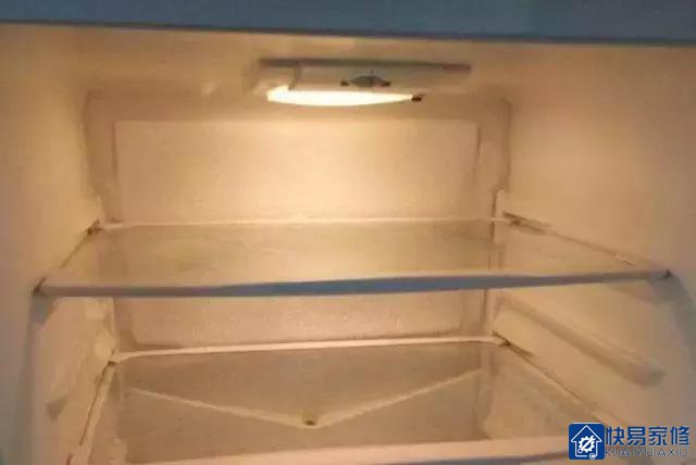 冰箱里面有“机关”，只需要动一下，冰箱不结冰还省电