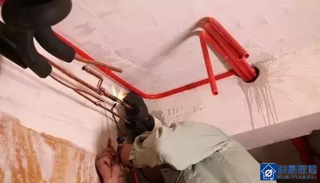 如何进行多联机空调焊接与保压操作？