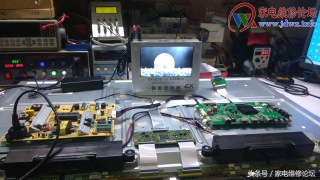 创维液晶电视43E6000间歇性图像跳动、色彩变红的维修