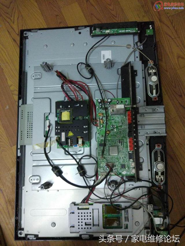 创维32L01HM液晶电视三无故障的检修