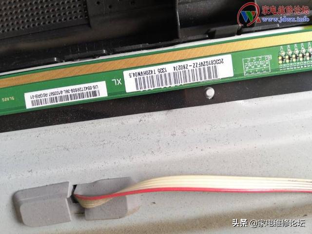 乐华液晶电视LED42C830S指示灯亮不开机维修