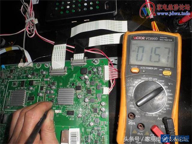 海信液晶电视LED55T28GPN灰屏故障维修