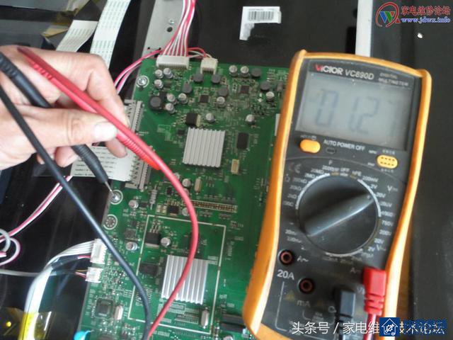 海信液晶电视LED55T28GPN灰屏故障维修