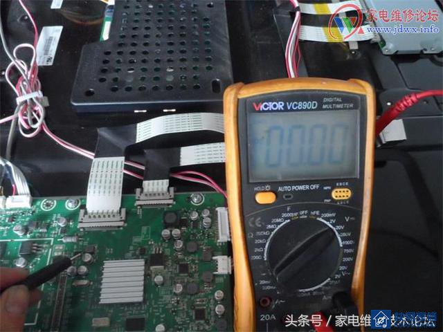 海信液晶电视LED55T28GPN灰屏故障维修