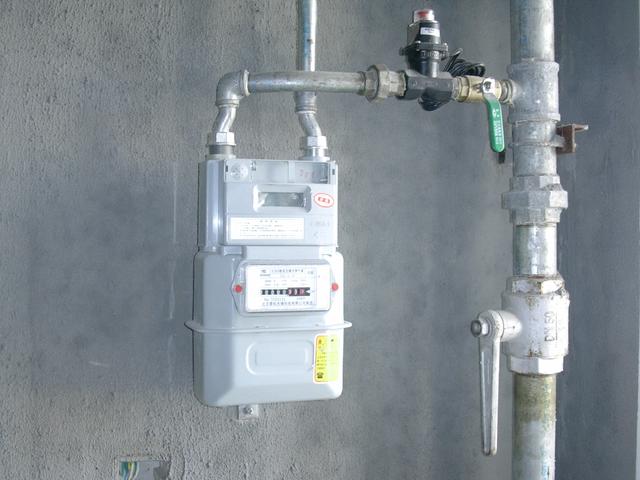 燃气热水器怎么用才省气？安装师傅说：想省气，少放水