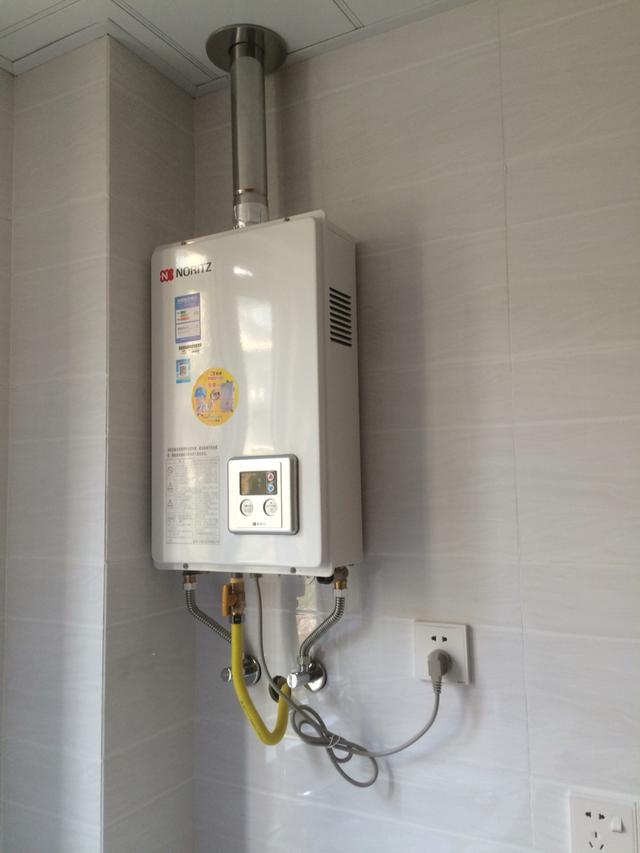 燃气热水器怎么用才省气？安装师傅说：想省气，少放水