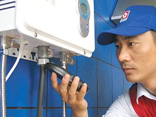 燃气热水器怎么用才省气？安装师傅说：想省气，少放水