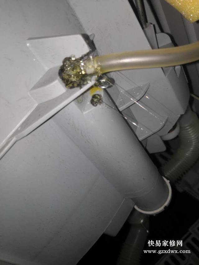 洗衣机进水不停，不能洗衣服，一般都是这里的问题