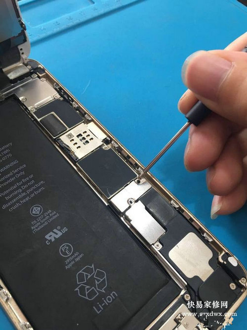 省钱省到家，苹果iPhone各系列手机自助维修方法以及各机型通病维修价格曝光