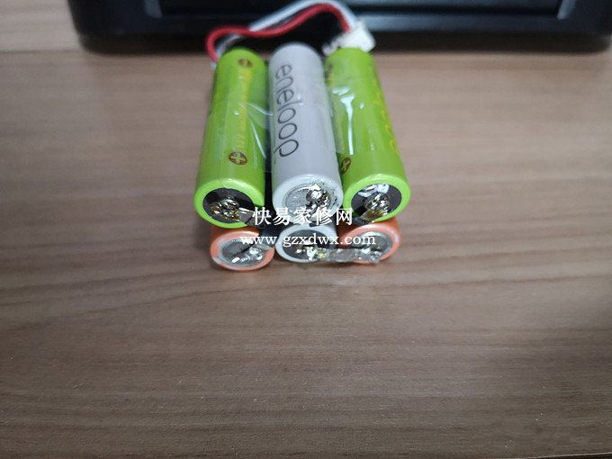分别焊接到位，这是背面