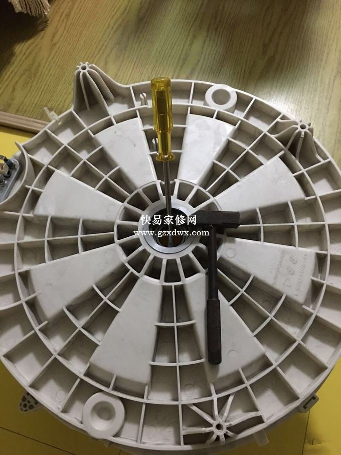 Whirlpool 惠而浦 WFC1052CW 滚筒洗衣机维修记