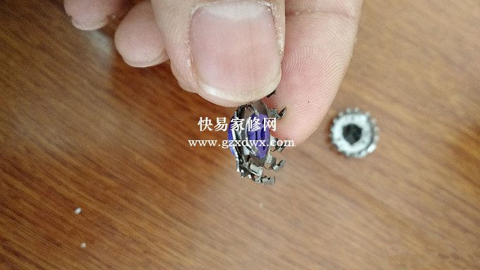 飞利浦剃须刀保养、清洁和更换刀头小技巧