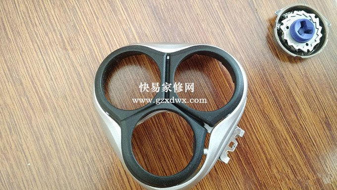 飞利浦剃须刀保养、清洁和更换刀头小技巧