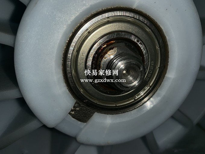 滚筒洗衣机拆机清洗指南