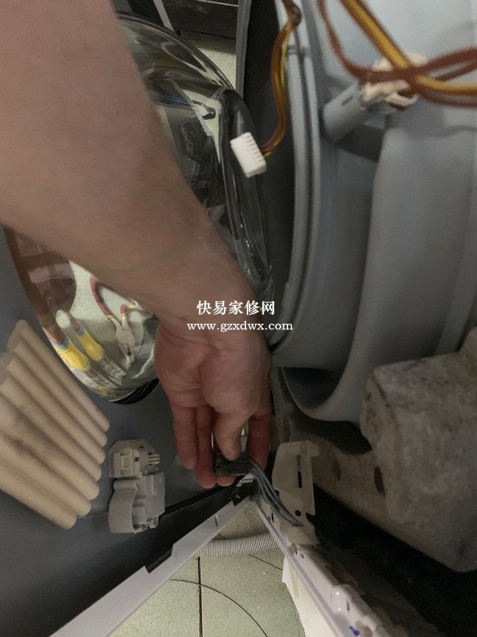 滚筒洗衣机拆机清洗指南