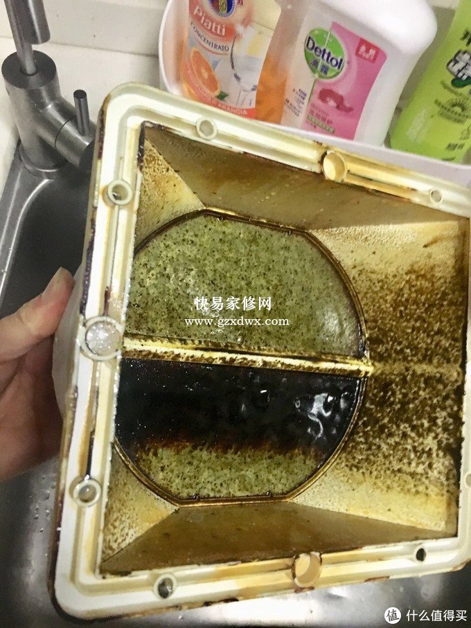 这是面向灶台一面