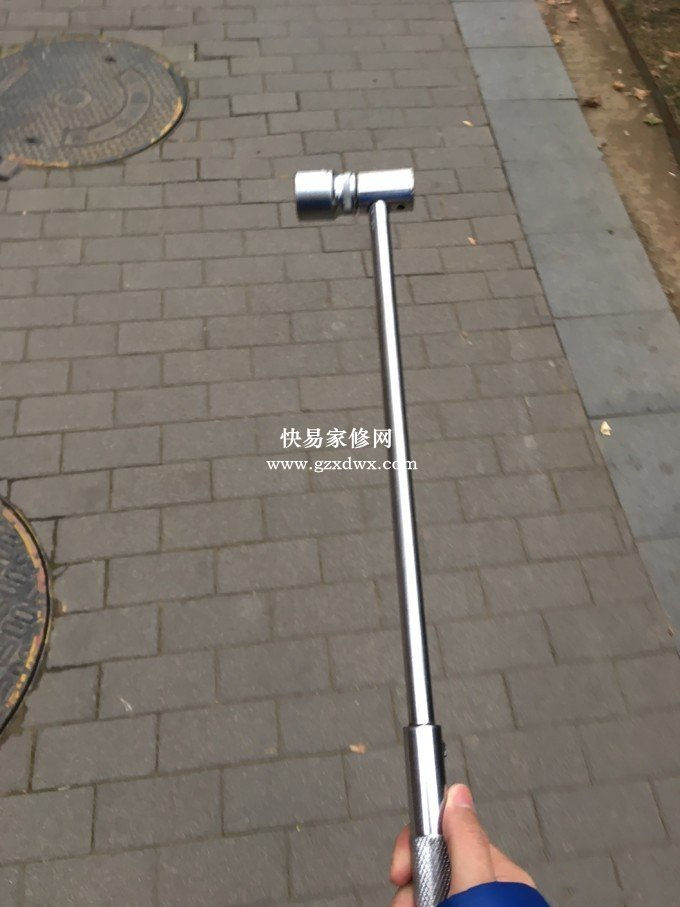 博世WLM20460TI洗衣机常见问题维修实例—更换滚筒支架和阻尼杆