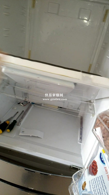 海尔冰箱冷藏室LED灯板更换