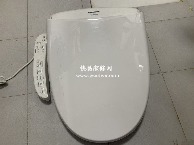 取下的马桶盖