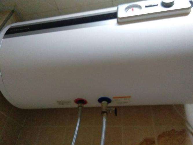 伊莱克斯热水器故障代码(伊莱克斯热水器e1故障)插图